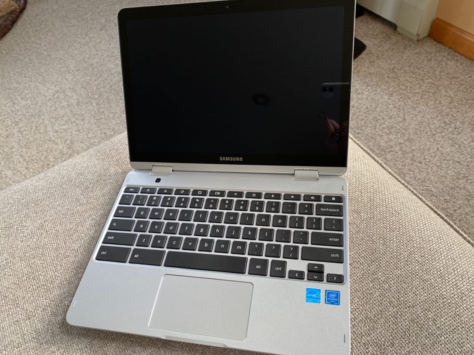 Samsung Chromebook Plus V2, 2-in-1, 4GB RAM, 32GB eMMC, 13MP Camera, Chrome OS, 12.2