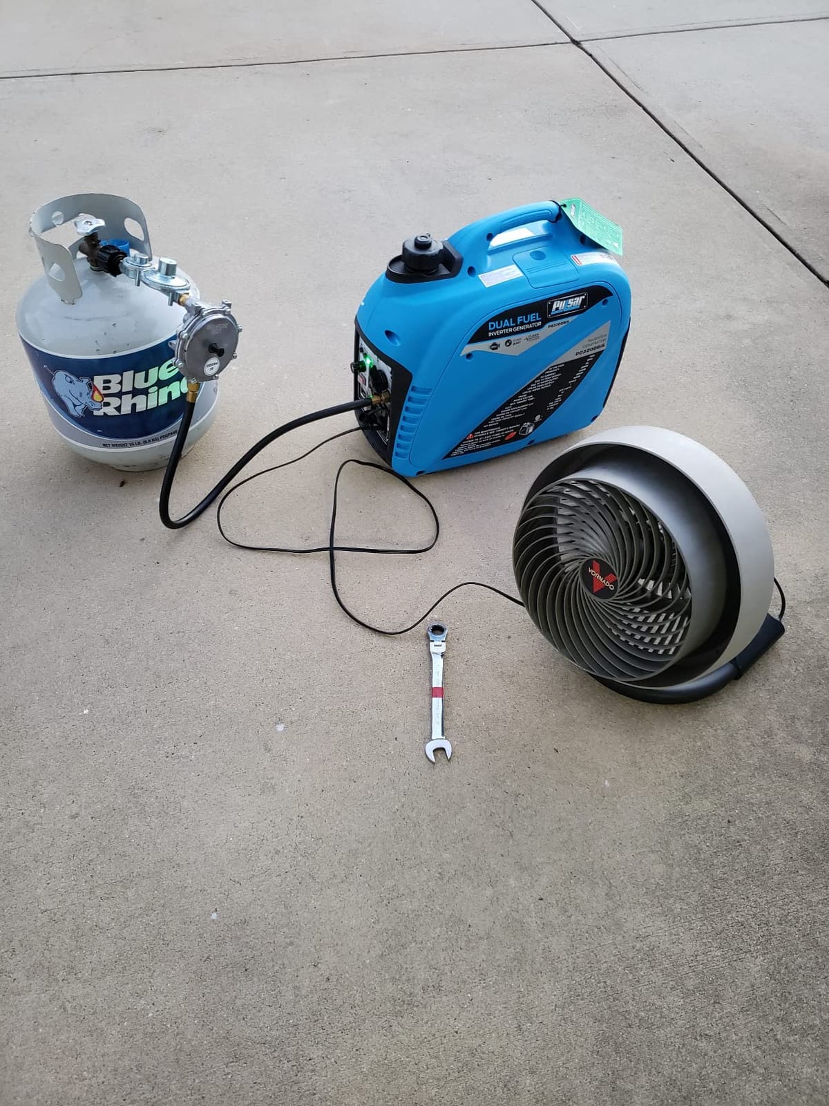 Pulsar 2,200W Portable Dual Fuel Quiet Inverter Generator with USB Outlet & Parallel Capability, CARB Compliant, PG2200BiS customer photo 1