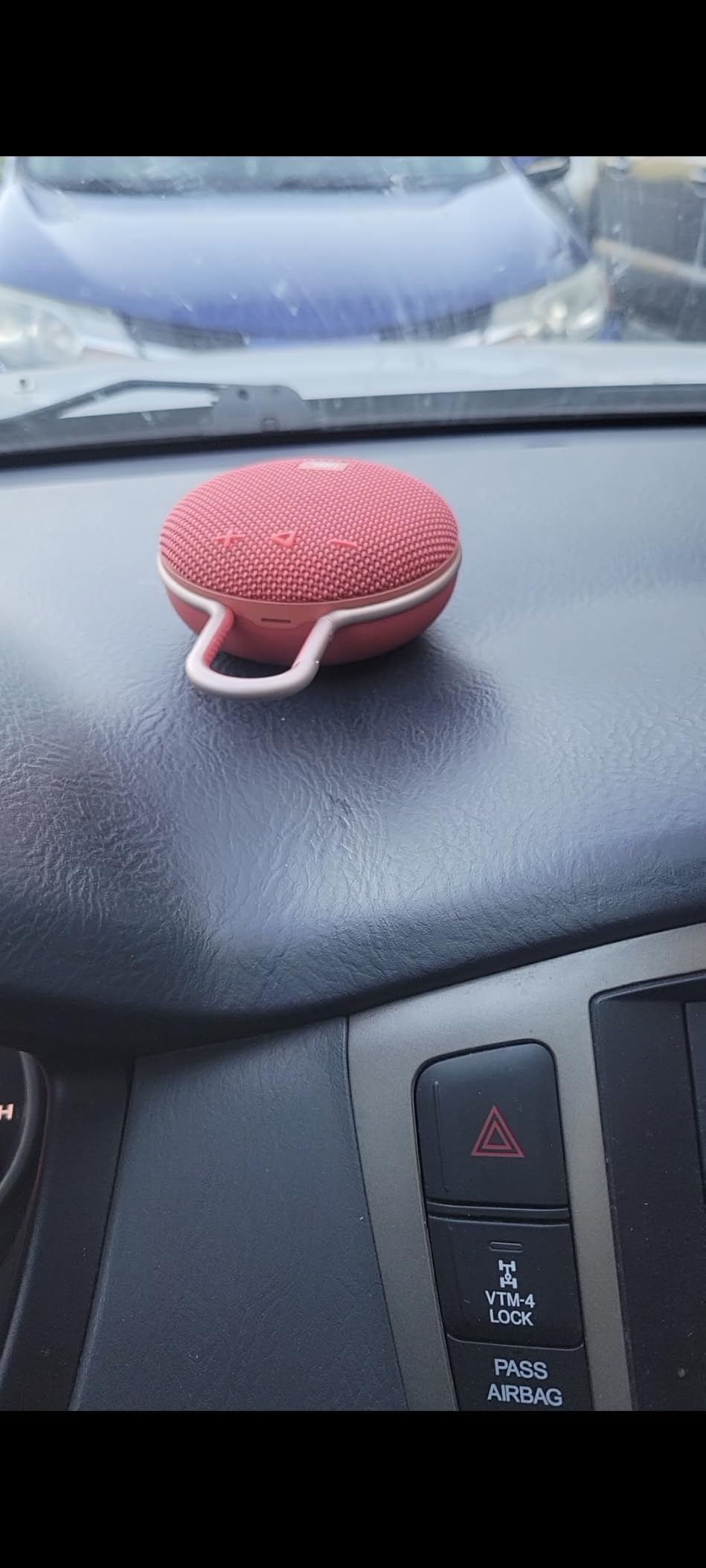 JBL Clip 3, Camouflage - Waterproof, Durable & Portable Bluetooth Speaker - Up to 10 Hours of Play - Includes Noise-Cancelling Speakerphone & Wireless Streaming | Wireless Bluetooth Streaming, Up to 10 Hours of Playtime, IPX7 Waterproof, Integrated Carabiner, Speakerphone customer photo 1