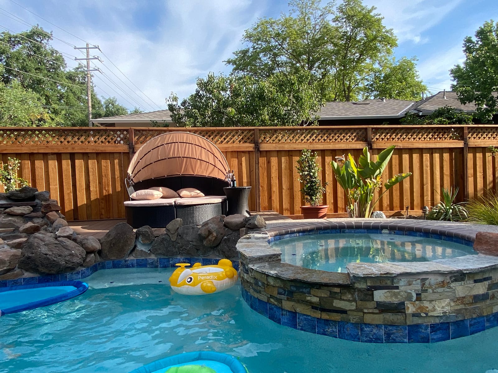 Devoko Patio Furniture Outdoor Round Daybed, Sectional Sofa with Retractable Canopy Wicker Rattan Separated Seating for Patio Lawn Garden Backyard Porch customer photo 1