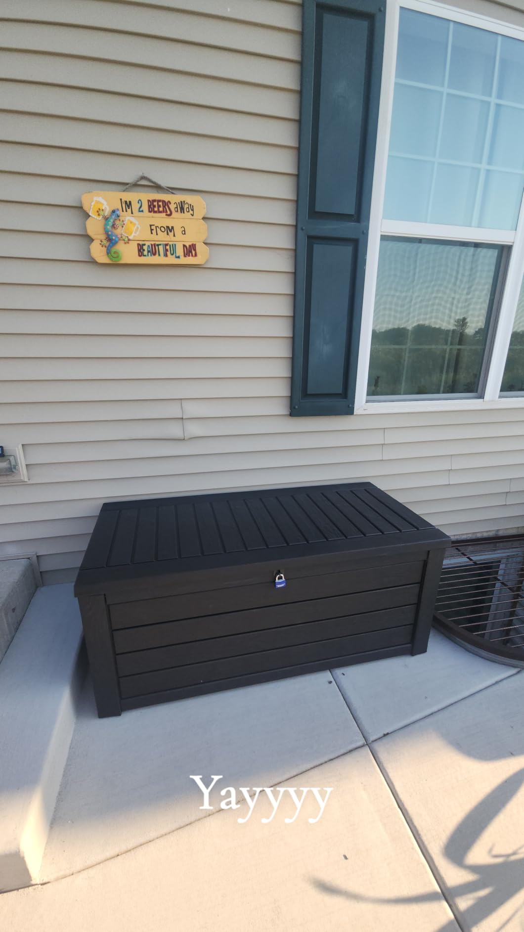 Keter Westwood Outdoor Storage Deck Box, 150 Gallon, Dark Grey | Resin, Large, Waterproof, Lockable, Hydraulic Pistons, Easy Assembly, Patio Cushions Storage customer photo 1
