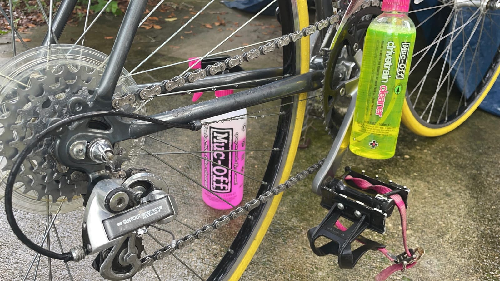 Muc-Off Bike Wash & Drivetrain Essentials Kit - Perfect to Clean, Protect Your Bicycle Drivetrain - Includes Cleaner, Lube and More customer photo 1