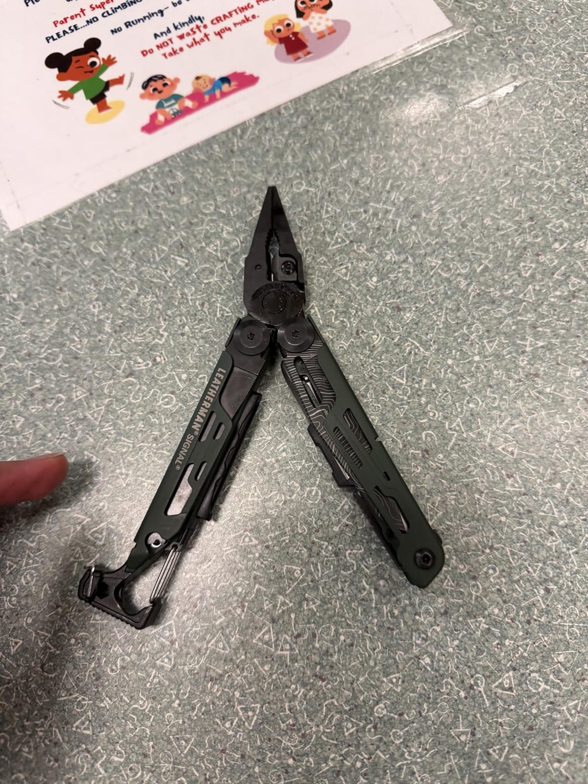 LEATHERMAN Signal 19-in-1 Multi-Tool, Coyote Tan | Ferrocerium Fire Starter, Emergency Whistle & Diamond-Coated Sharpener for Camping, Hiking & Survival, Made in USA customer photo 1