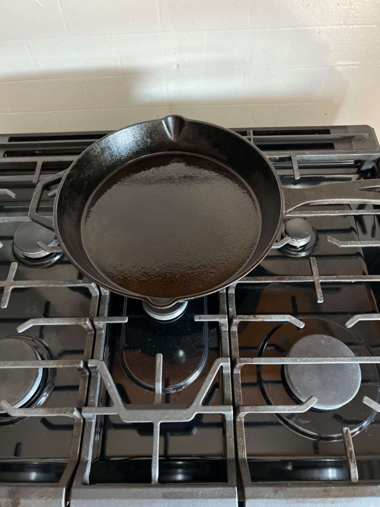 CLARK'S Cast Iron Seasoning Oil (12 Ounces) - 100% Plant Based from Refined Coconut Oil (Vegan) - No Mineral Oil - Prevents Rust - Maintains Seasoning on All Cast Iron and Carbon Cookware customer photo 1