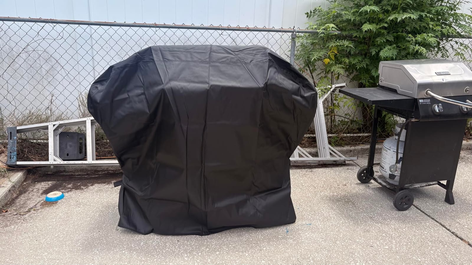 Grill Cover, 58 inch BBQ Gas Grill Cover for Outdoor Grill, Waterproof, Anti-UV, Rip-Proof, Fade Resistant Material, Barbecue Cover with Hook-and-Loop Straps & Adjustable Hem Drawstring, Black customer photo 2