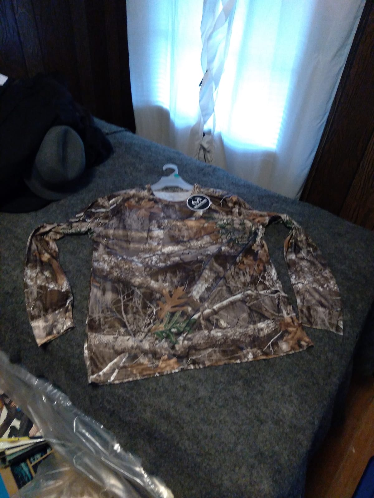 Realtree Men's Essential Camo Lightweight Performance Long Sleeve Shirt customer photo 2