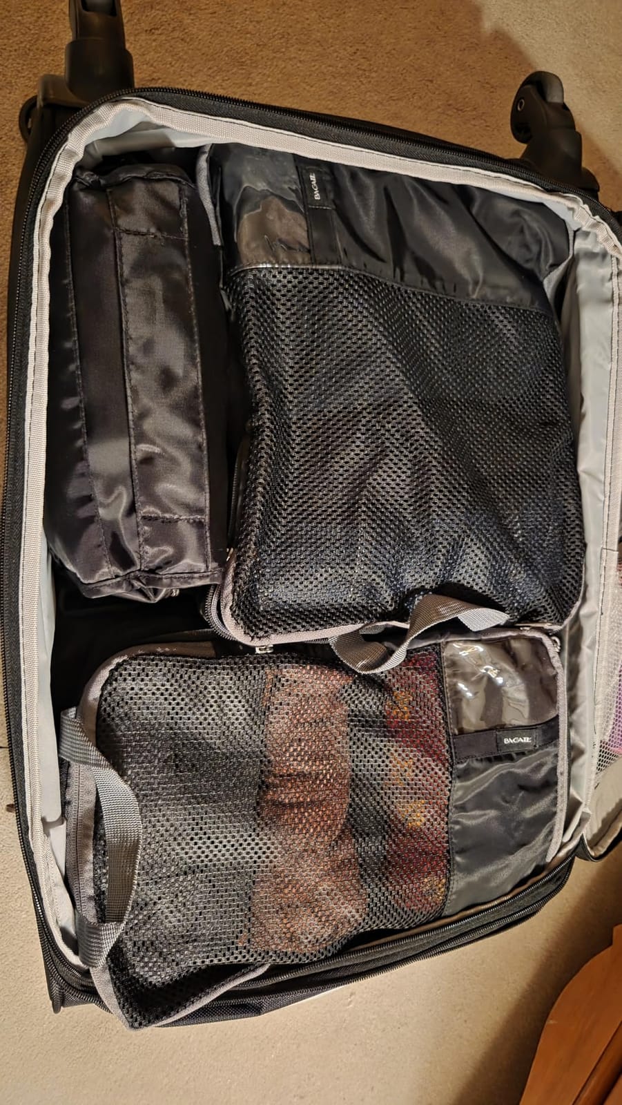 BAGAIL 4 Set/6 Set/8 Set Compression Packing Cubes Travel Accessories Expandable Packing Organizers (Half Mesh, 6-Black) customer photo 2