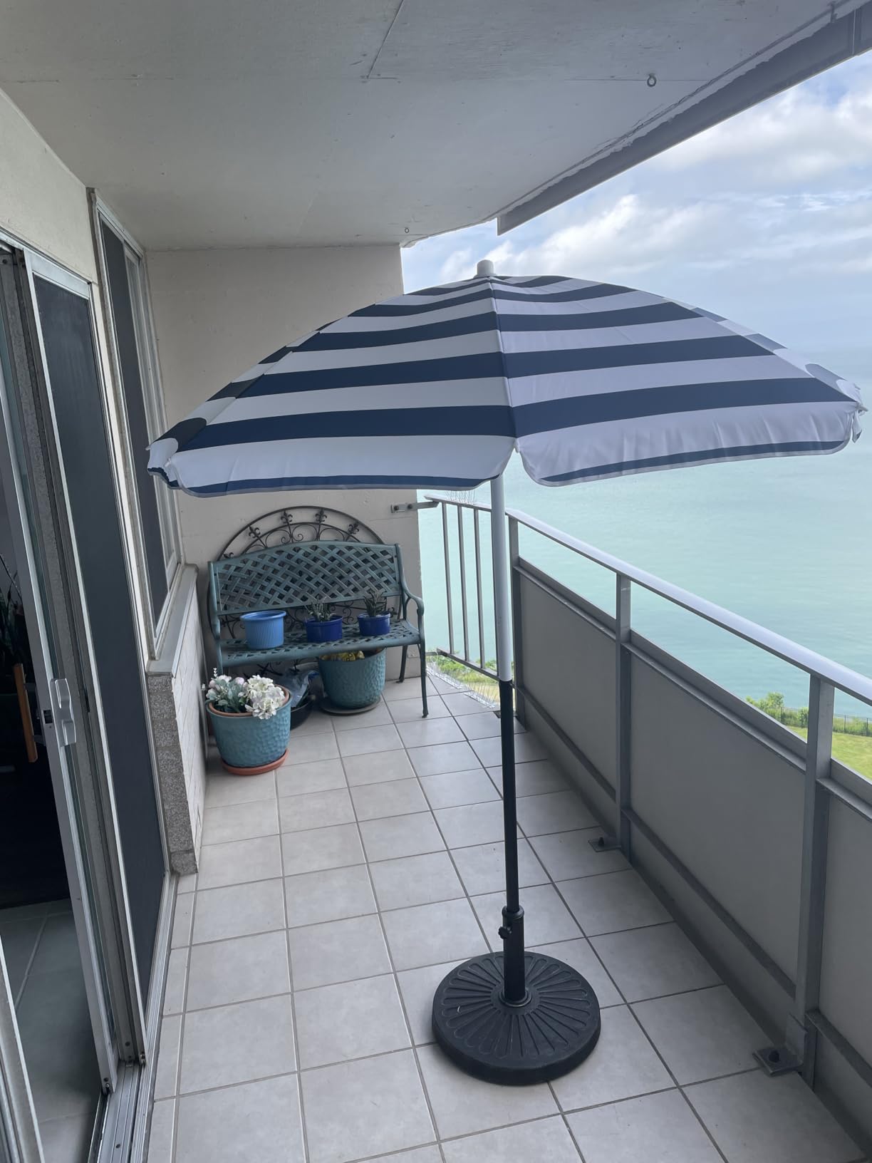 PICNIC TIME 5.5 Ft Portable Beach Umbrella, Lightweight UV Protection Sunshade with Tilt Pole & Carry Bag, Outdoor Canopy Umbrella for Beach, Sand, Pool, Patio, Camping, Travel, or Backyard Shade, (Wave Break Gray Pattern) customer photo 1
