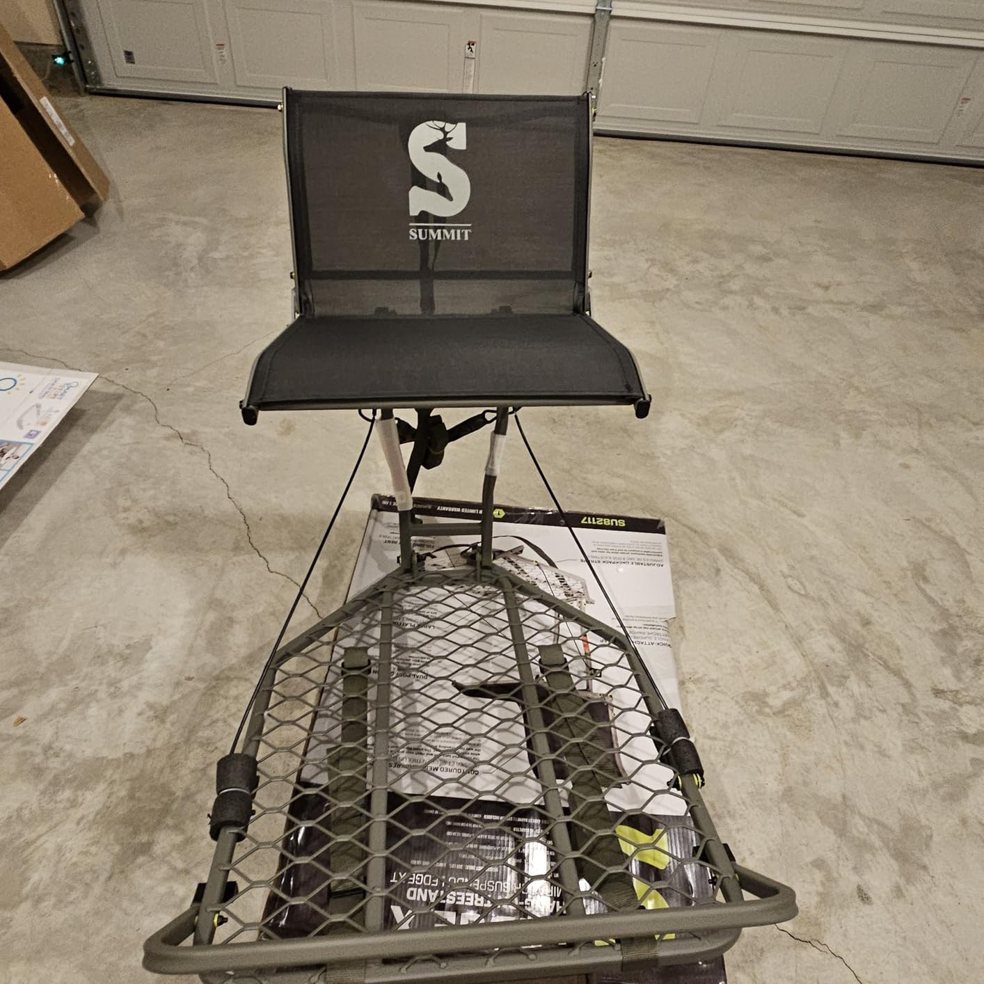 Summit Treestands Ledge XT Hang-on Tree Stand | Lightweight | Folding Comfort-Mesh Seat (SU82117), Black customer photo 2