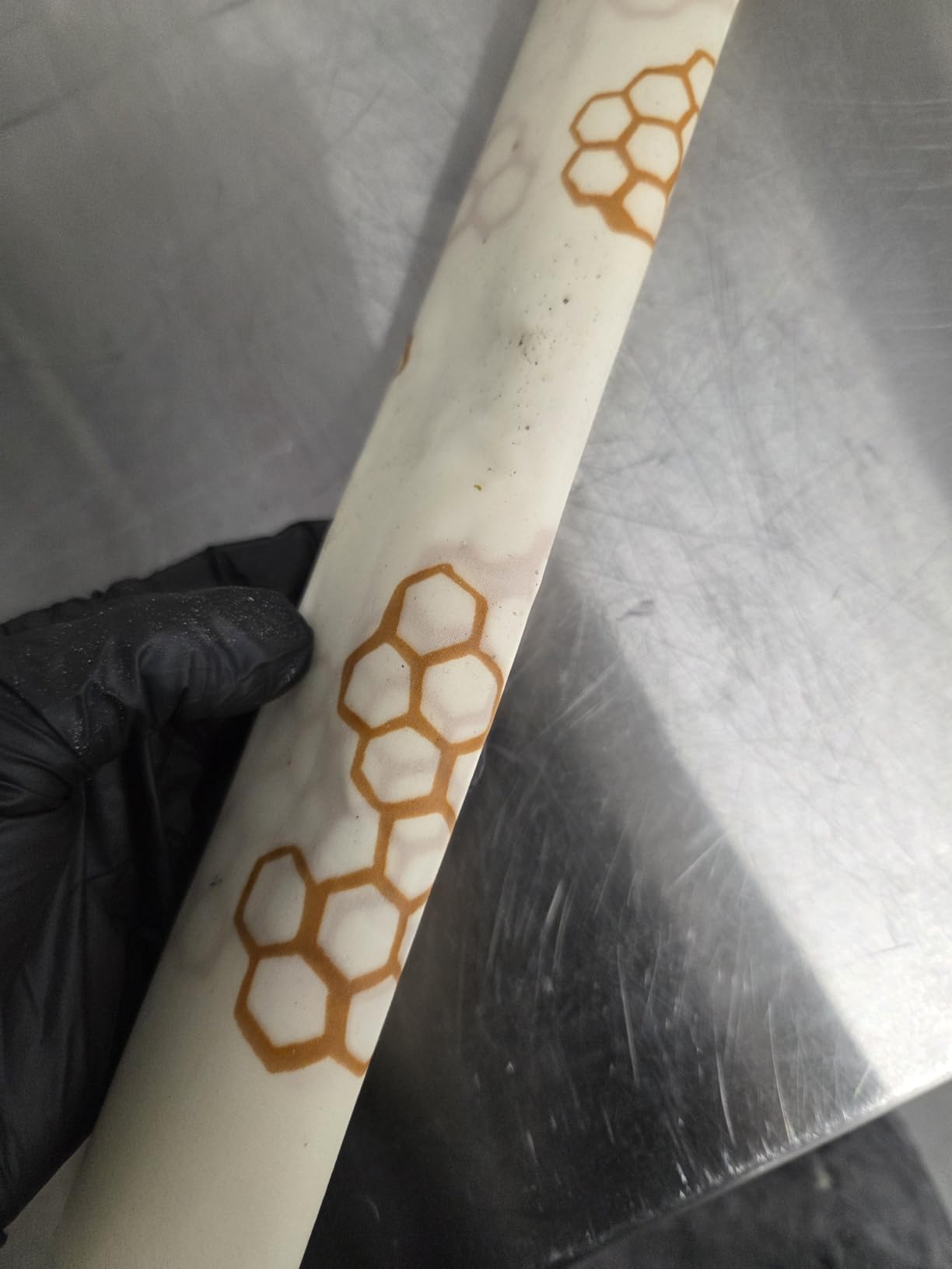 Bee's Wrap Beeswax Wrap Roll, 14 x 53 in - Honeycomb | Cut to Size Organic Beeswax Wraps - Plastic Free - Reusable Food Storage - Wrap Bowls, Bread & Produce - Made in USA customer photo 2