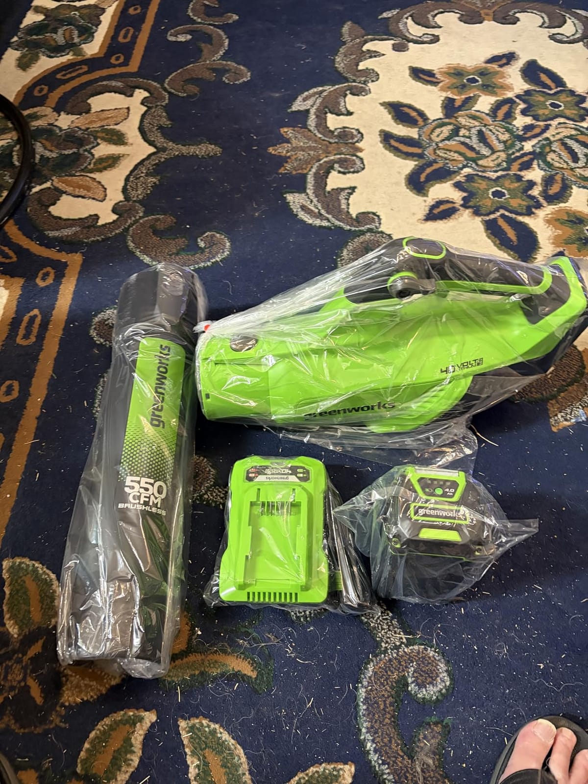 Greenworks 40V Electric Leaf Blower, 550 CFM, 4.0 Ah Battery and Charger customer photo 2