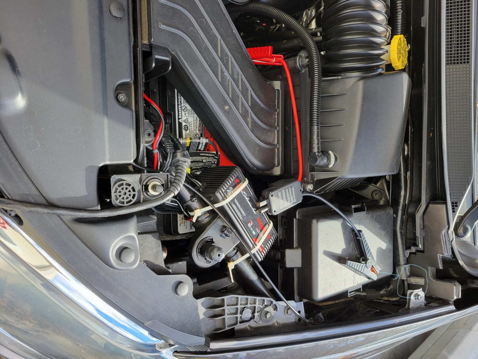 Jump Starter Car Jump Starter Auto Battery Booster Pack 5000A Peak 12V with USB-C Quick Charge,Lithium Jump Box with LED Light(Up to 7.0L Gas or 5.5L Diesel Engine) customer photo 1