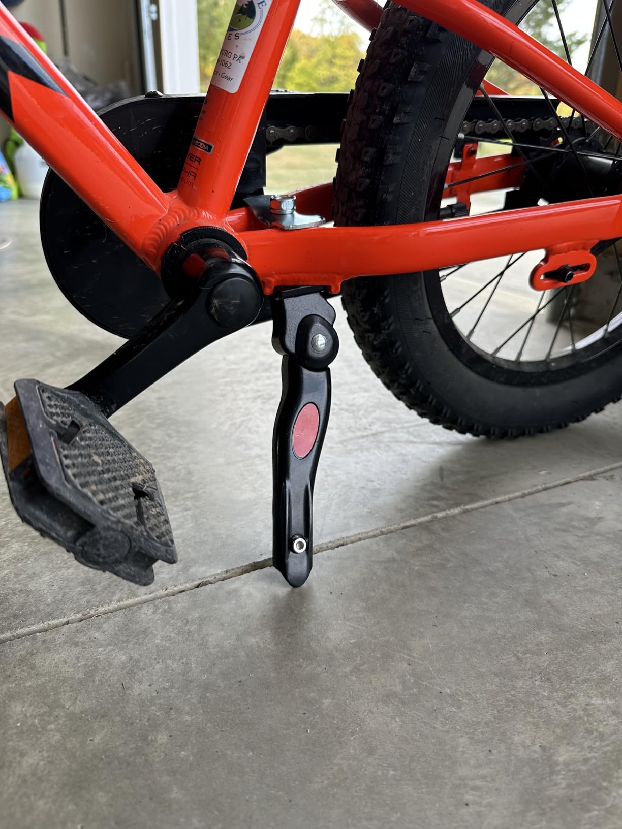 VECKUSON Kickstand for Kids Bike, Bicycle Kickstands Center Mount for 16 18 20 22 Inch Bicycles Adjustable Aluminum Alloy Kickstands for 16-18-20inch 18-20-22inch Mountain Bike customer photo 1