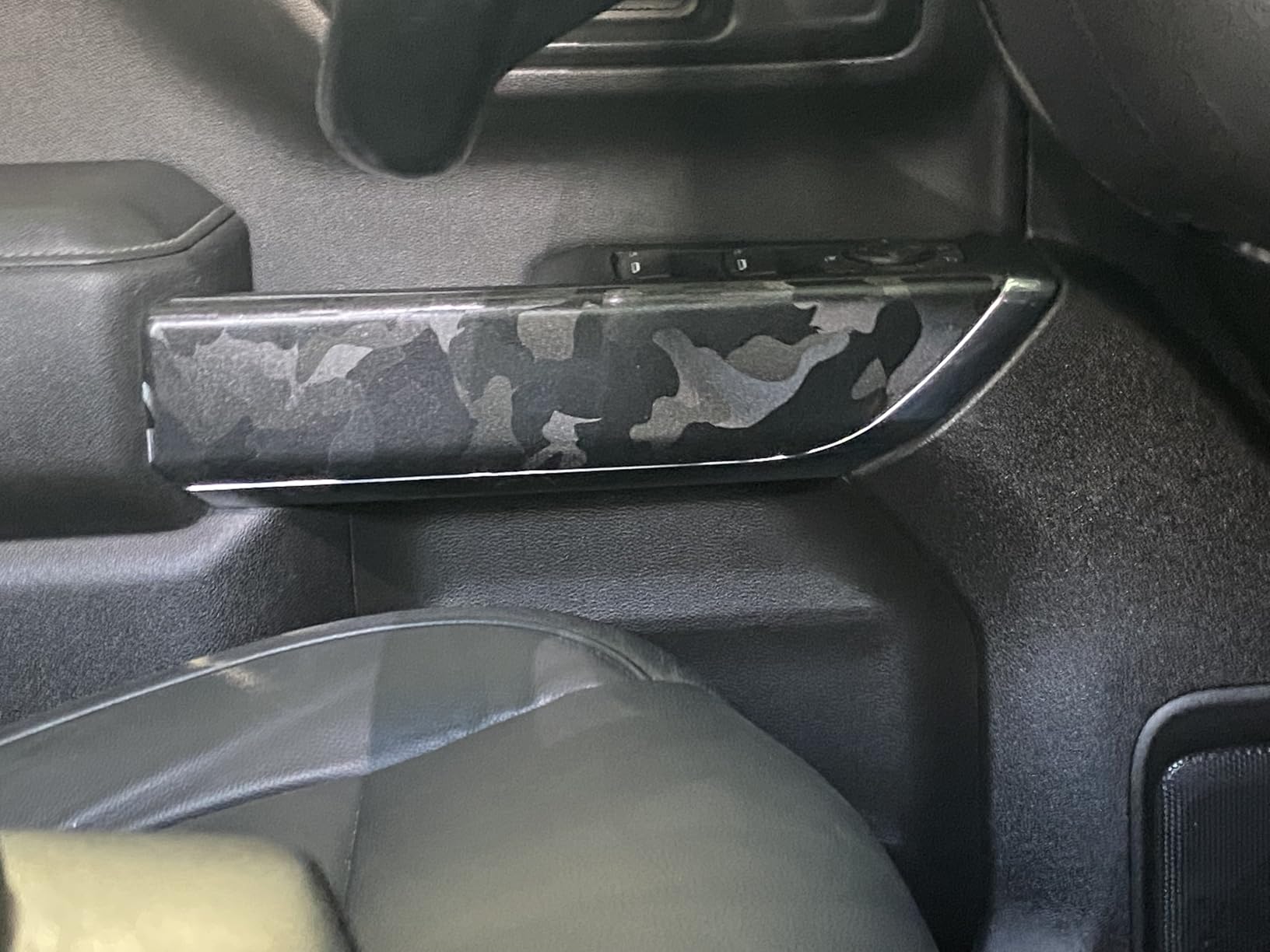 VViViD+ Stealth Medium Pattern Camouflage Vinyl Wrap Roll (1.5ft x 5ft, Black) customer photo 2