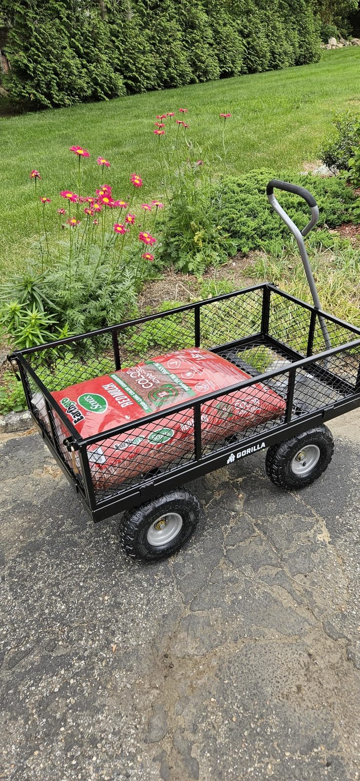 Gorilla Carts Steel Utility Cart, 800 lb Capacity, 4 Cu Ft., Black customer photo 1