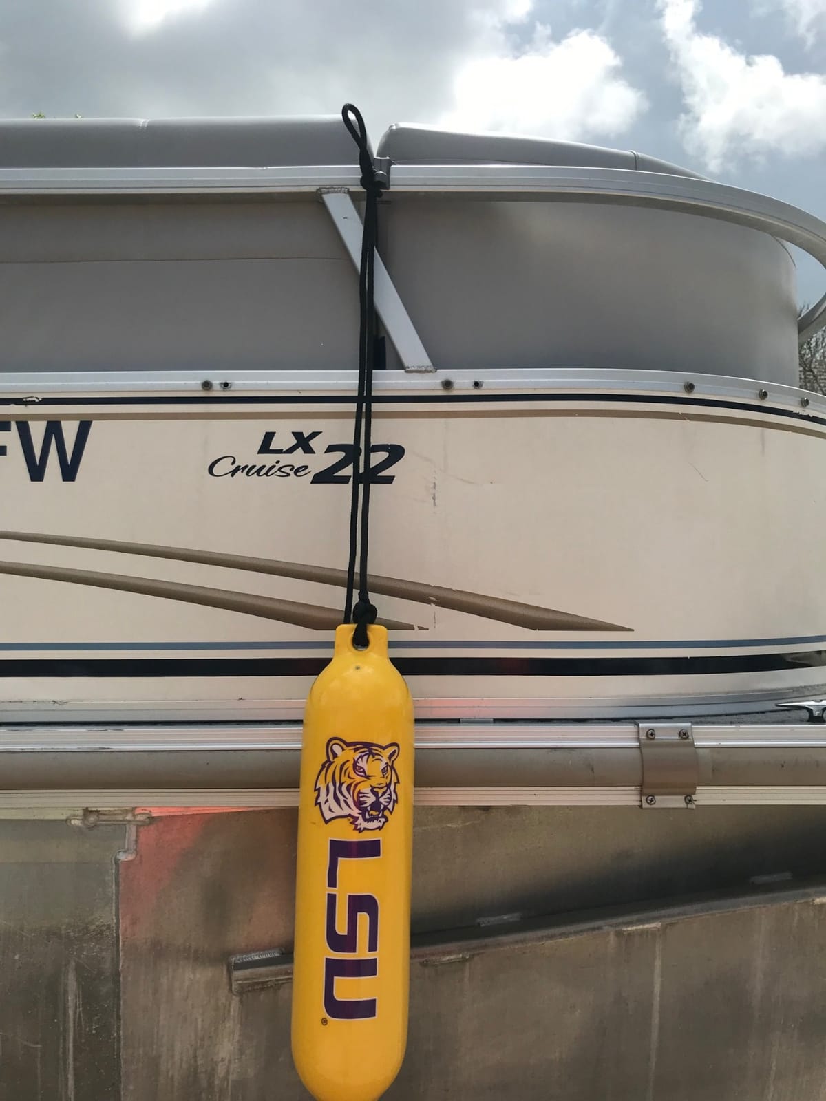 Boat Bumper Clips, Pontoon Boat Fender Clips for Docking, Pontoon Boat Square Rail Fender Hangers/Adjusters/Clips Work with Pontoon Bumpers for Docking customer photo 1