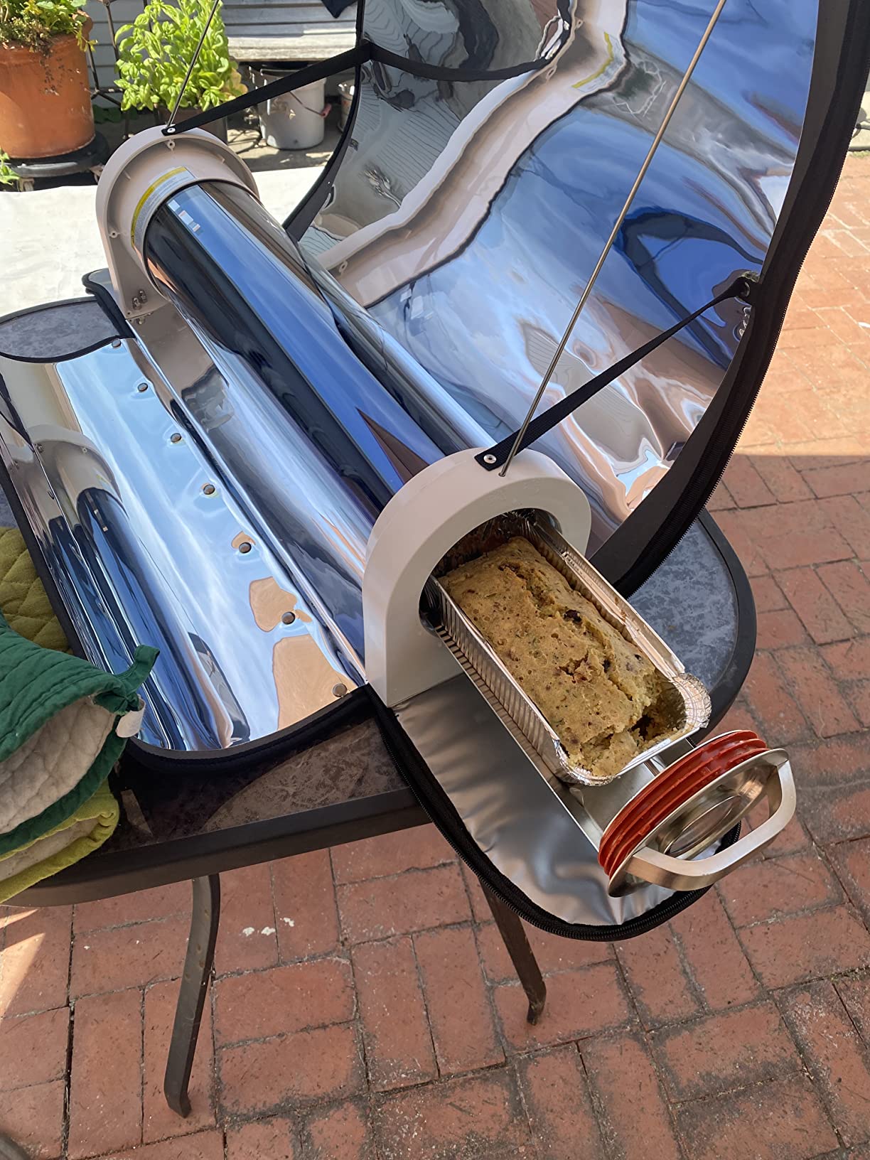 Solar Oven, 4.5L Portable Solar Cooker with Thermometer, Fuel-Free | Sun Powered Outdoor Cooking Oven for Camping, Hiking, Backpacking, RV Trips, Emergency Preparedness & Off-Grid Cooking customer photo 2