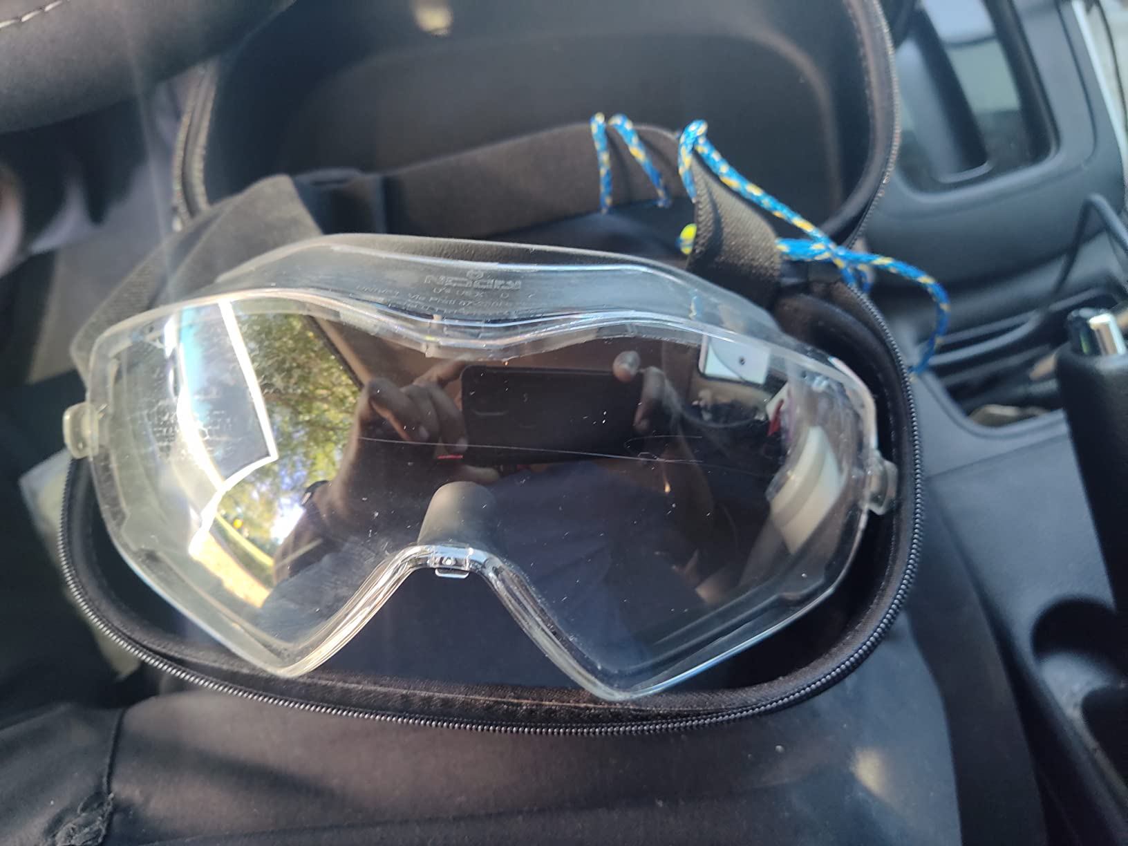 NoCry Protective Goggle Case; Fits Most Goggles; Semi Hard, Water Resistant and Shockproof Outer Shell; Reinforced Zipper; Belt Clip customer photo 1