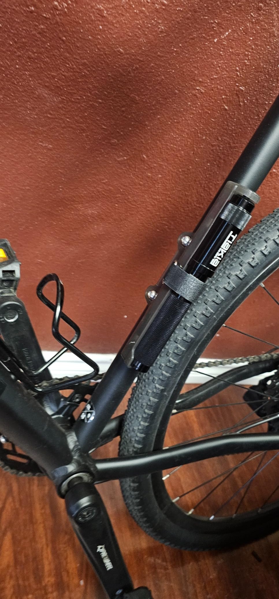 Tiakia Mini Bike Pump, 260PSI High Pressure Hand Pump for Road Bikes customer photo 1