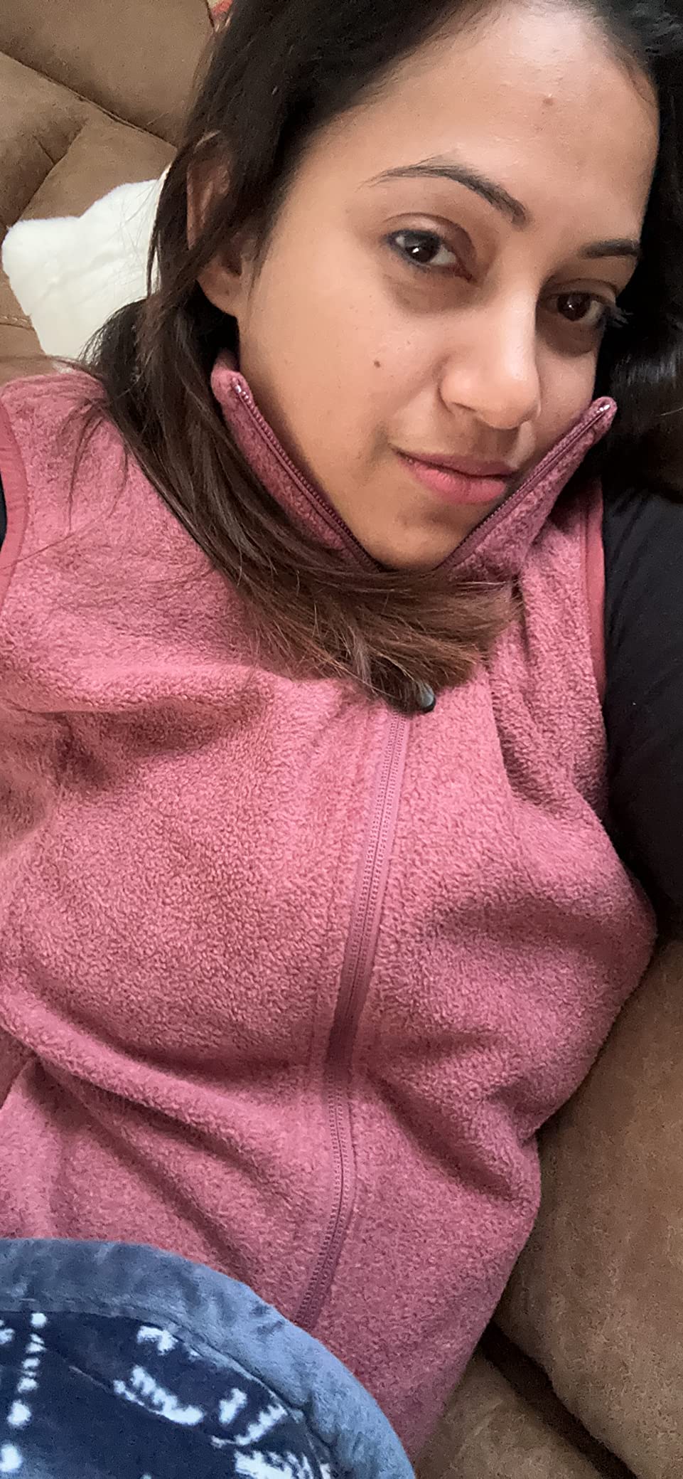 Amazon Essentials Women's Classic-Fit Sleeveless Polar Soft Fleece Vest with Zip Pockets (Available in Plus Size) customer photo 2