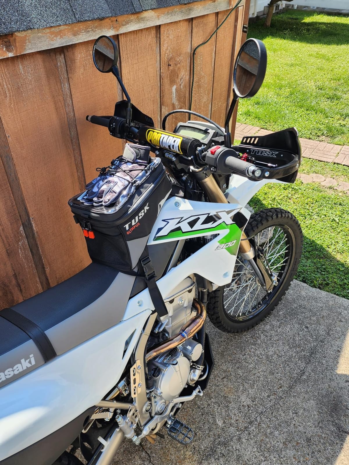TUSK Olympus Tank Bag Large – 8L Motorcycle Luggage, Black/Grey, Waterproof Zippers, Phone Map Pocket, Fits ADV, Dual Sport, Touring, and Dirt Bikes customer photo 1