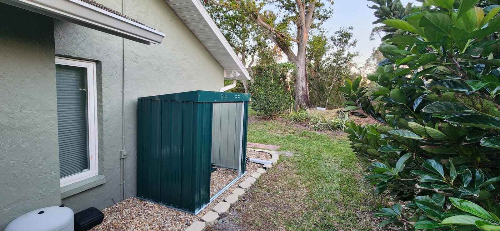 Bealife 6' x 4' Outdoor Storage Shed, Metal Shed Lockable Door - Dark Gray | Outdoor Storage Cabinet with Double Lockable Door, Air Vent, Weatherproof Tool Shed, Backyard Shed for Garden, Patio, Lawn customer photo 1