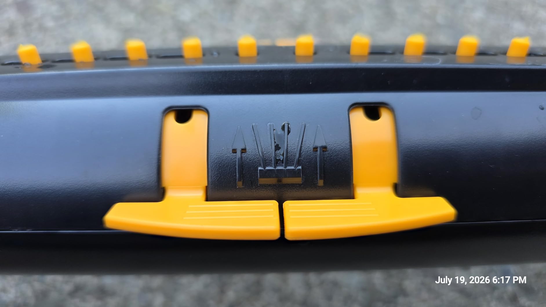 Melnor XT Oscillating Sprinkler, 4500 Sq Ft: Flow, Width & Range Adjust customer photo 2