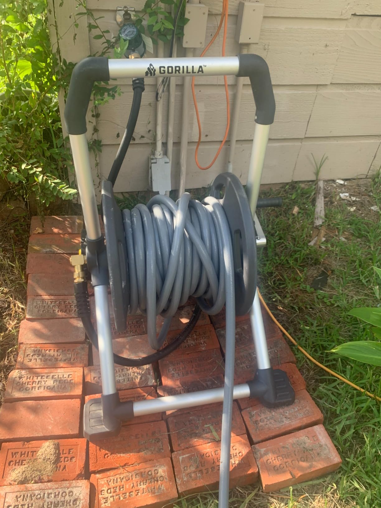 Gorilla GRS-200H Aluminum Garden Hose Reel, 200 Ft, No-Leak Brass Fittings customer photo 2