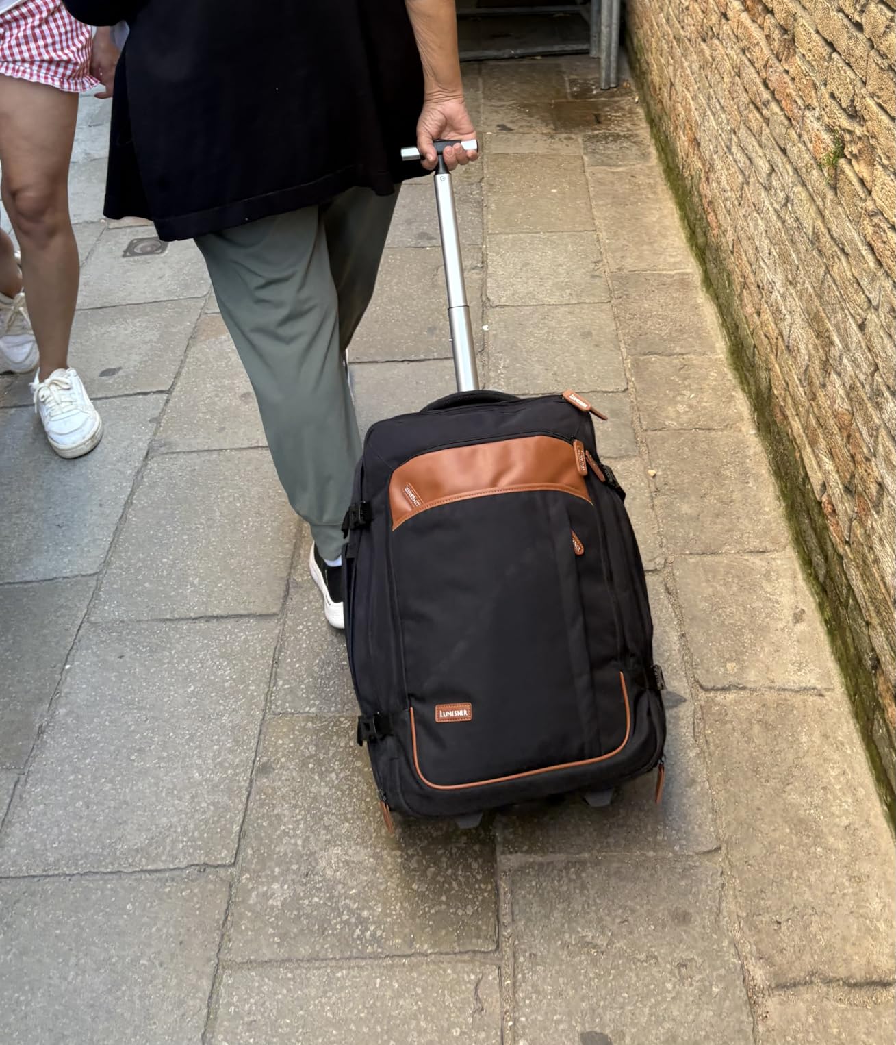 Lumesner 40L Expandable Travel Backpack, Carry On Backpack Flight Approved customer photo 1
