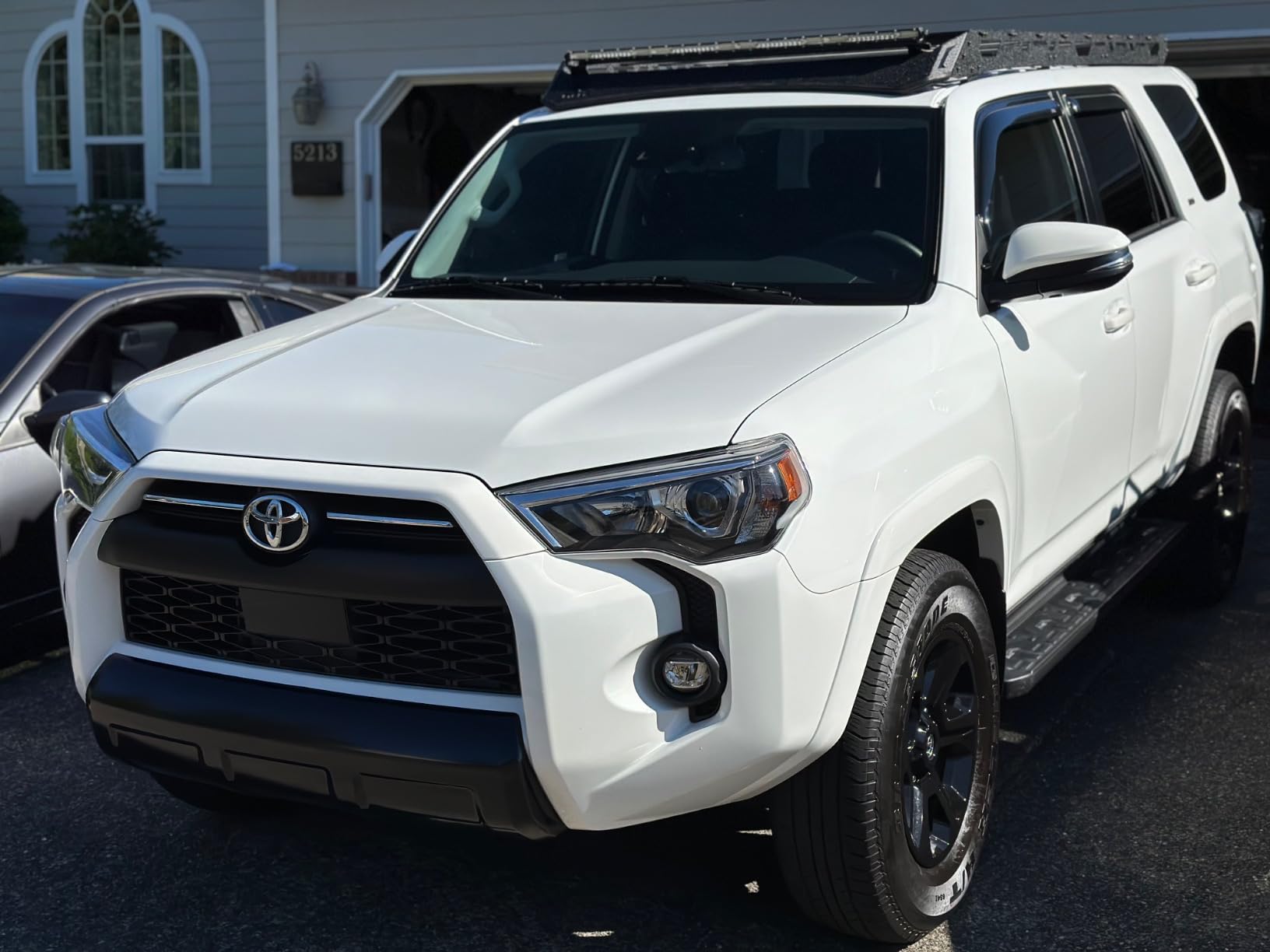 Tyger Auto Platform Style Roof Rack Compatible with 2010-2024 Toyota 4Runner | Cargo Storage Carrier for Outdoors Gear| Paintable Accent Inserts to Color Match | TG-RR1T33668 customer photo 2