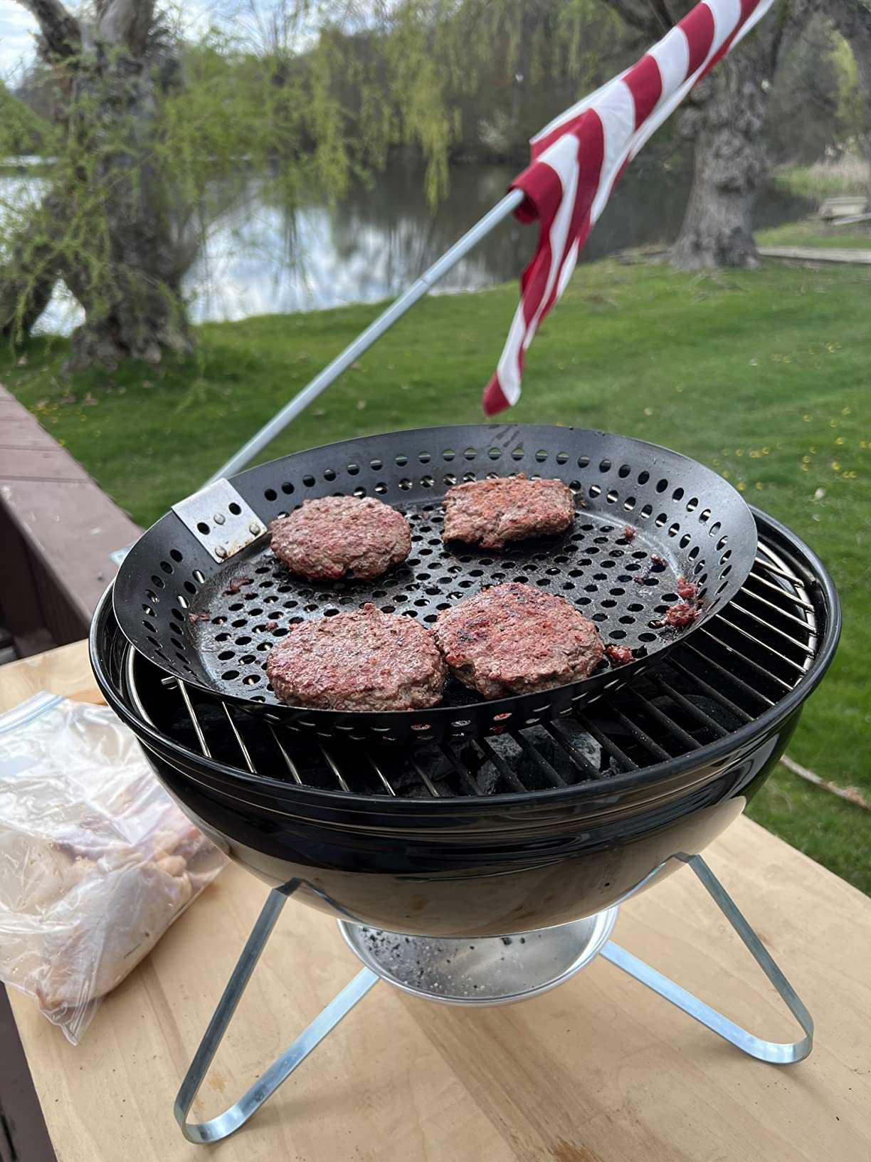 6.5lb Oak & Applewood Charcoal Briquettes - All Natural Wood Charcoal for Grilling - Premium BBQ Briquettes - Quick Light, Pure Hardwood - Long Burning, Rich Smoky Flavor - by Billy Buckskin customer photo 1