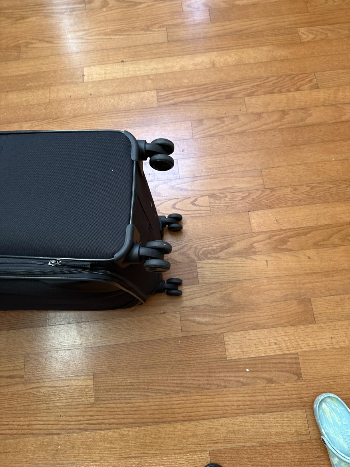 American Tourister 4 KIX 2.0 Expandable Softside Luggage with Spinner Wheels, 20 SPINNER, CLASSIC BLUE customer photo 1