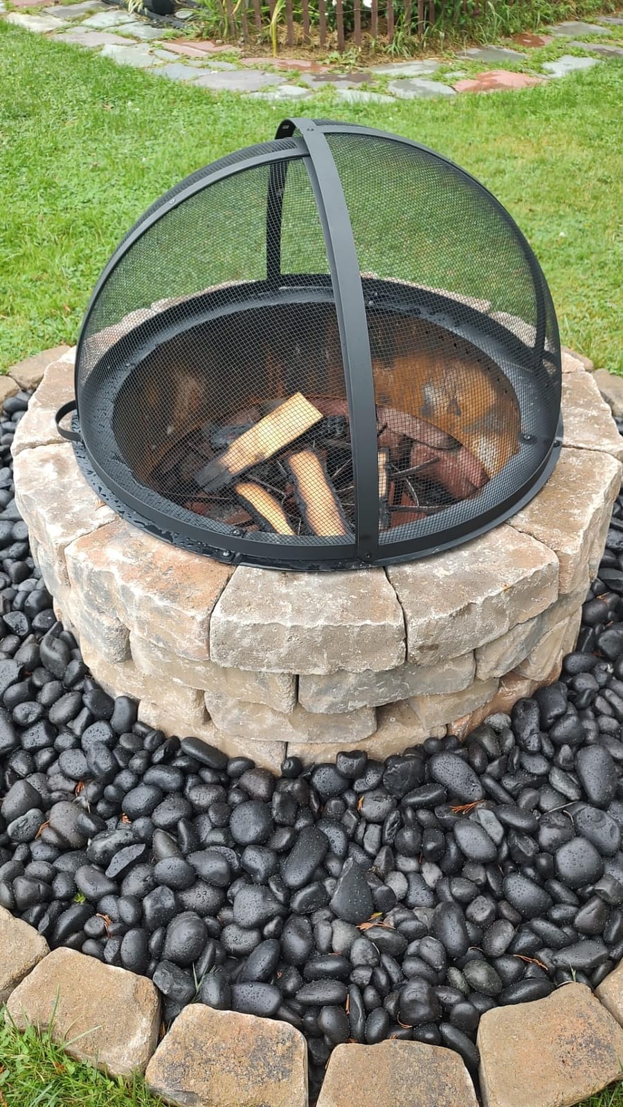 SUNCREAT Outdoor Fire Pit Spark Screen Cover Accessory, Patio Round Easy-Opening Fire Mesh Screen Guard, Heavy Duty Steel Fire Pit Ember Lid with Hinge, 32 Inch customer photo 1