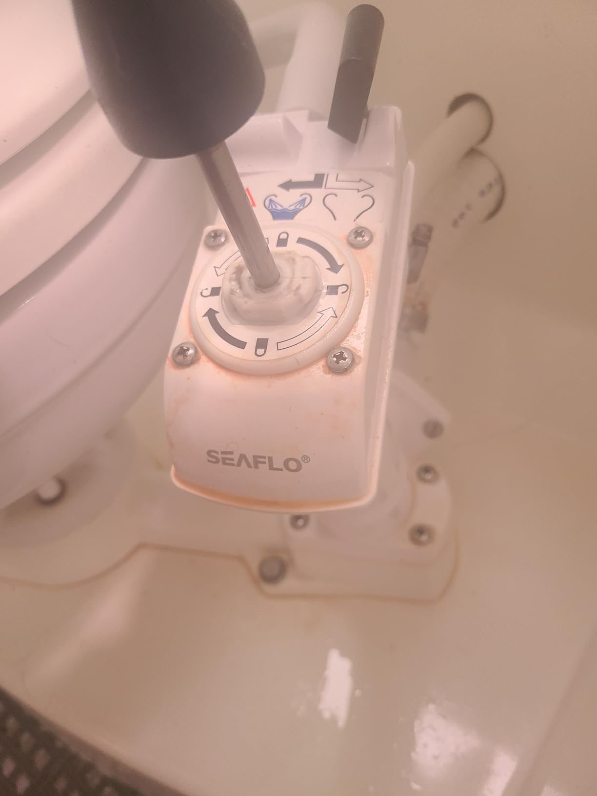 SEAFLO Manual Toilet Pump Flush Handle Kit - Compatible with SEAFLO and JABSCO Marine Toilets - Twist 'n' Lock Safety Pump Assembly for Marine Toilets customer photo 2
