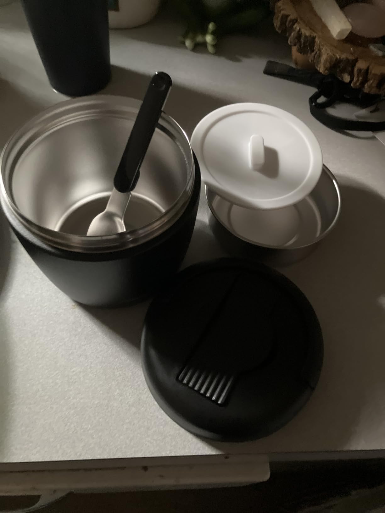 wiwens Thermo Food Jar for Hot Food 32OZ Soup Thermo Lunch Containers Wide Mouth Vacuum Insulated Stainless Steel Leakproof Bento Box with Spoon (Black) customer photo 1