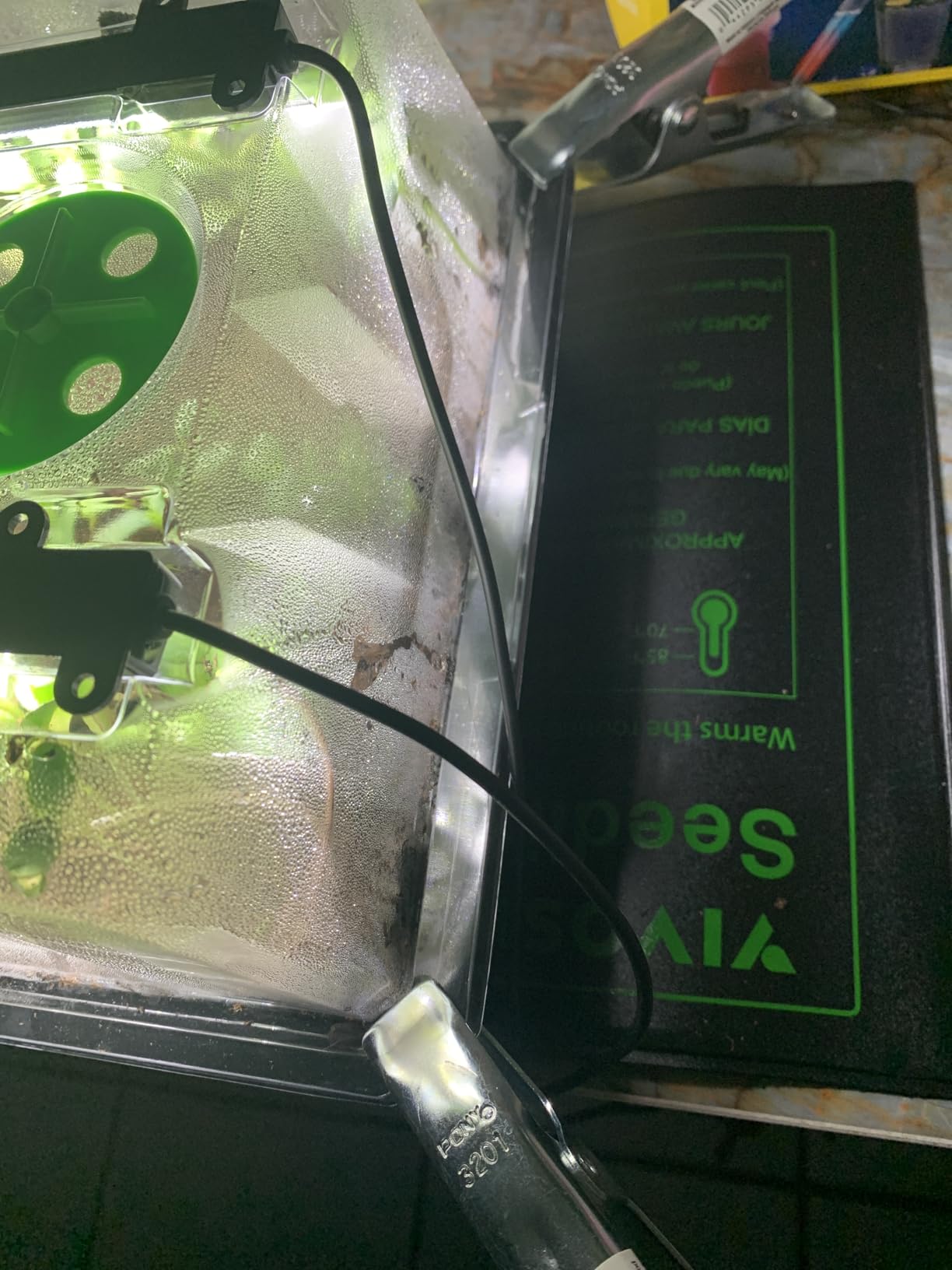 VIVOSUN 1-Pack Seed Starter Kit, 40-Cell Tray, LED Lights and Heat Mat customer photo 2