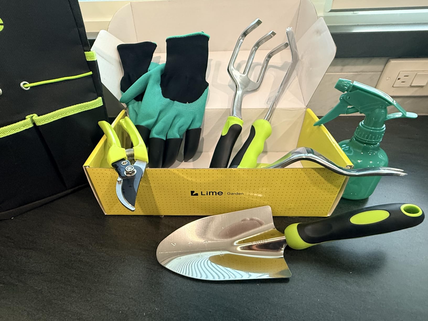 Heavy Duty Gardening Tools - Gardening Gifts for Women, Men, Mom, Dad - Durable, Ergonomic Garden Tools Set (Green) customer photo 2
