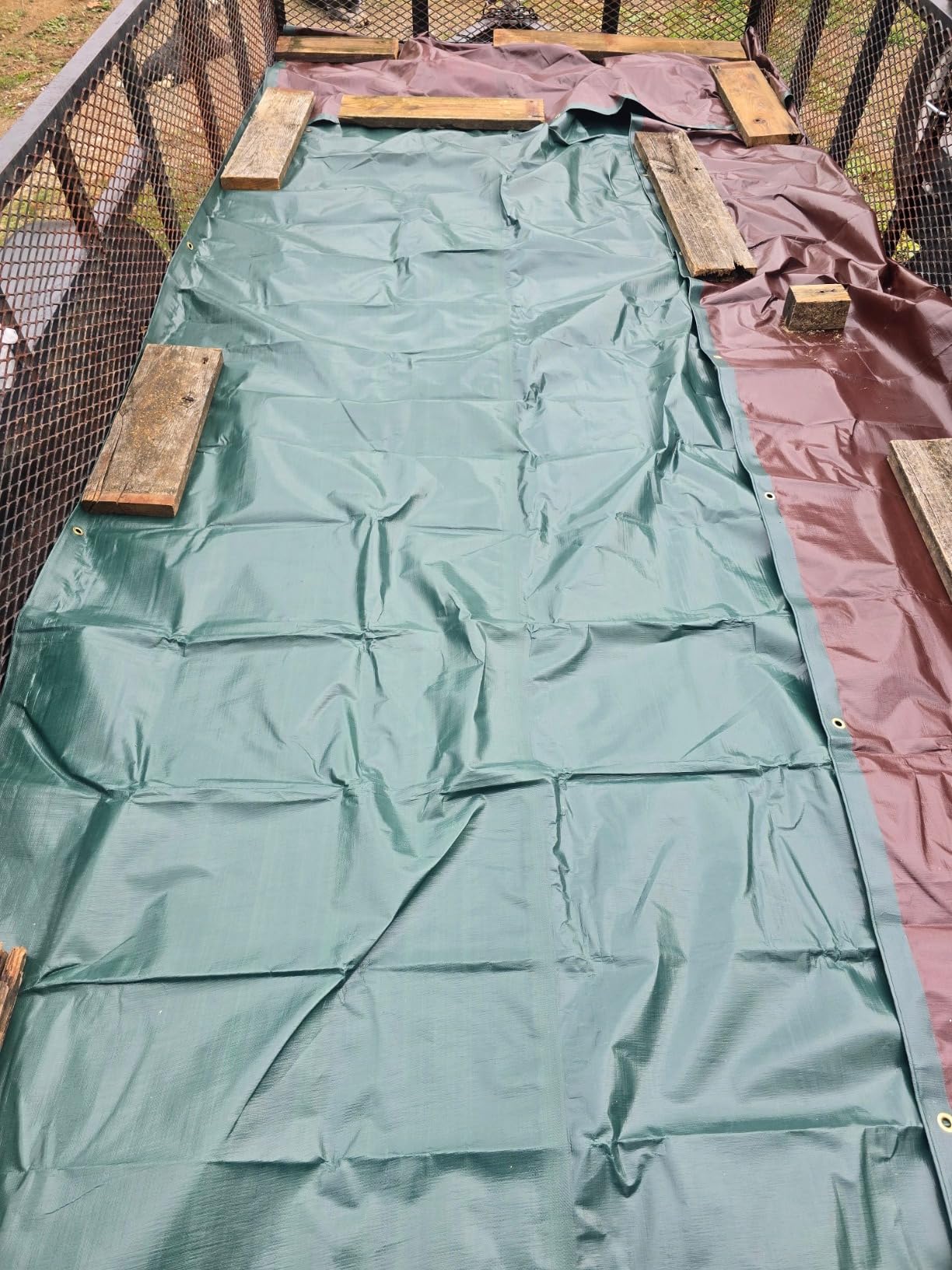 Winpull Tarp 10x20FT, 16 Mil Heavy Duty Waterproof Tarp, Large Tarp with Brass Grommets and Reinforced Edges, UV Resistant Thick Poly Tarps for Outdoor Camping Tent Pool Car Tent customer photo 1
