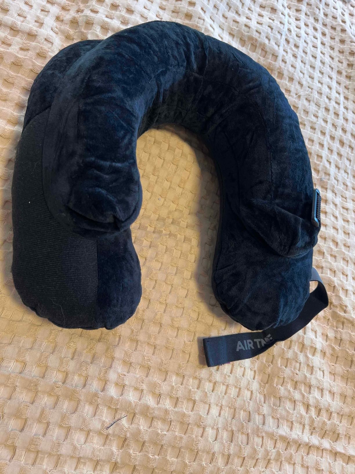 Cabeau Inflatable Travel Pillow – Air TNE – Adjustable, Lightweight, and Supportive for Sleeping on Airplanes, Trains, and Cars– Customized Fit and Compact Carrying Case (Midnight Black) customer photo 1