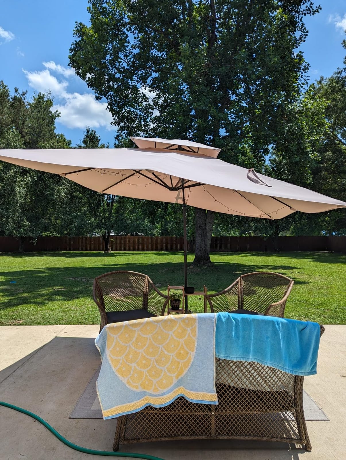 Tangkula 9.5 FT Cantilever Patio Umbrella, Outdoor Square Offset Umbrella with 360° Rotation, Double Top Heavy Duty Patio Hanging Umbrella with Cross Base customer photo 1