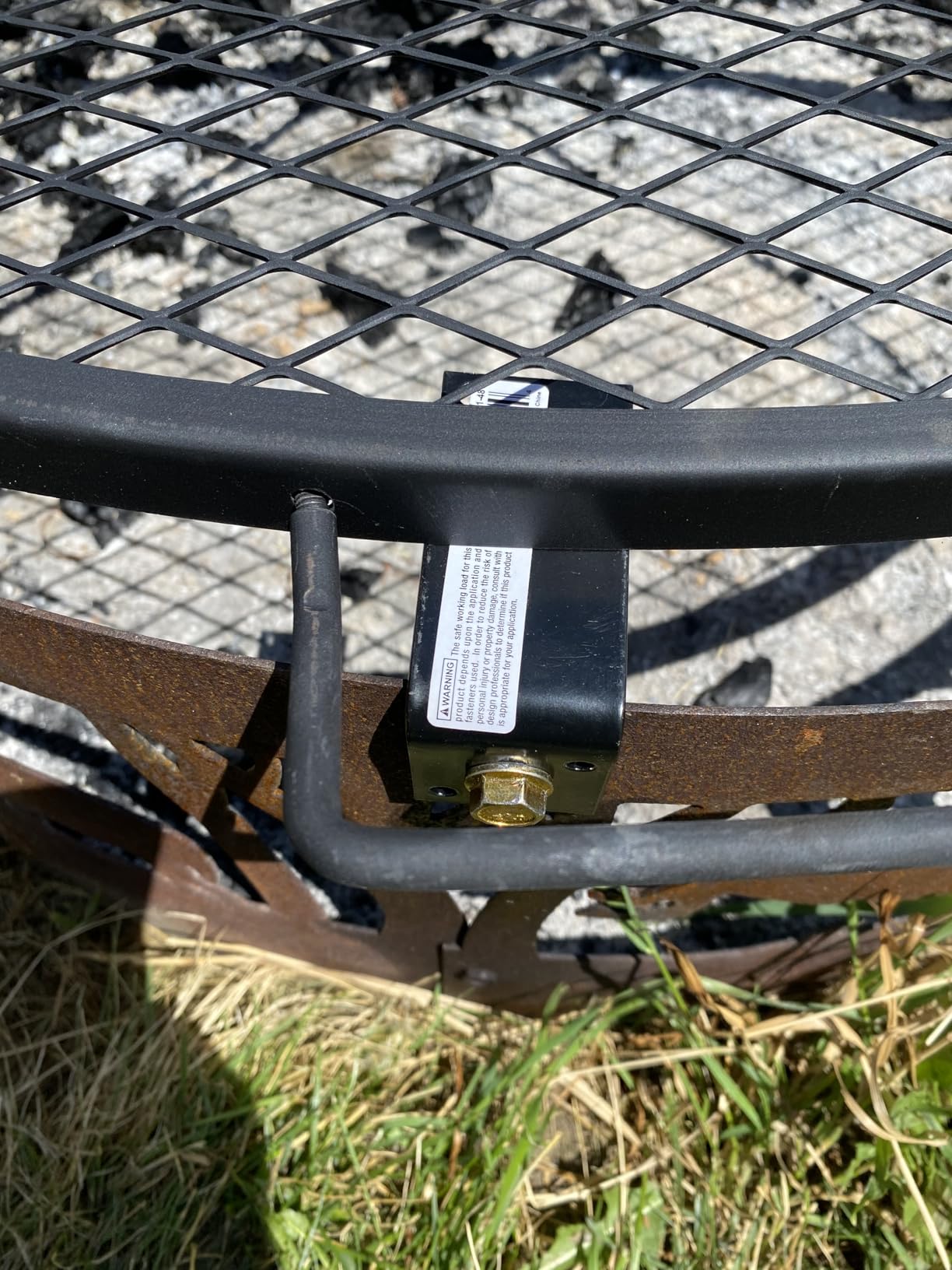 VEVOR X-Marks Fire Pit Grill Grate, Foldable Round Cooking Grate, Heavy Duty Steel Campfire BBQ Grill Grid with Handle and Support X Wire, Portable Camping Cookware for Outside Party, 36 Inch Black customer photo 2