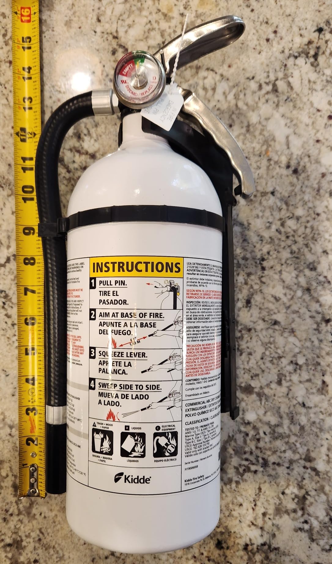 Kidde Mariner 210 Fire Extinguisher for Boats, 2-A:10-B:C, MAR210 | Coast Guard Approved Watercraft Extinguisher for Small to Medium Common Marine Fires, 2.5 lb. Dry Chemical customer photo 1