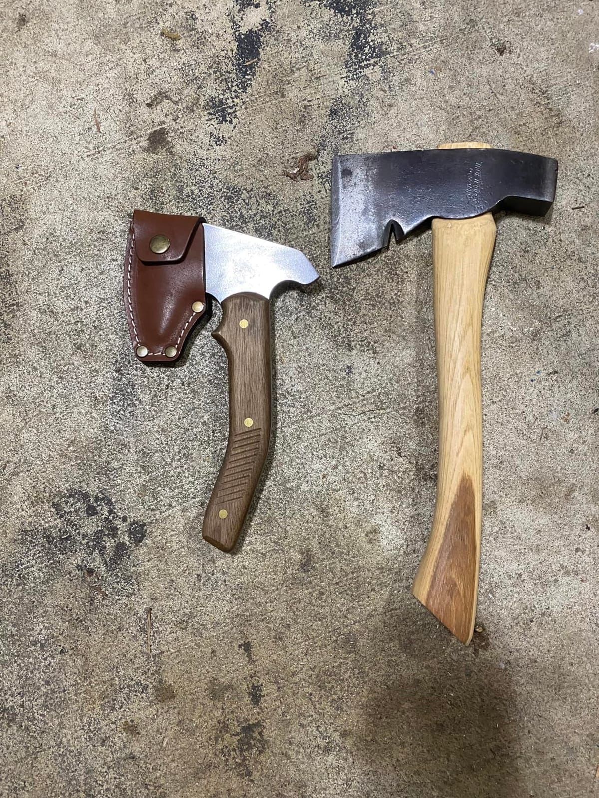 BPS Knives Bushcraft Axe with Leather Sheath - Full Tang Camping Axe - Survival Carbon Steel Hatchet - Small Wood Carving Axe - Camping Axe for Chopping Wood and Gardening customer photo 2