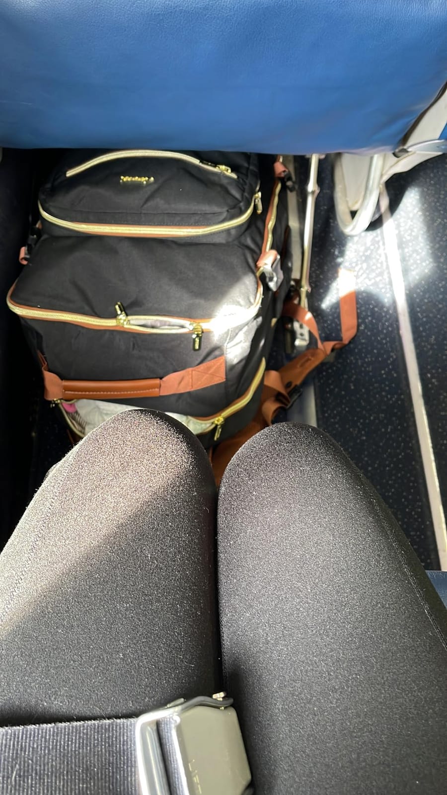 LOVEVOOK 40L Large Travel Backpack for Women Men, 17 Inch Carry on Backpack for Traveling on Airplane, Personal Item Bag Airline Approved, Business Causal Weekender Backpack, Black-Brown customer photo 2