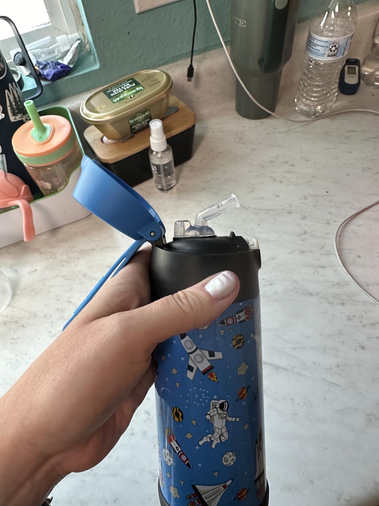 Jarlson® Kids Water Bottle CHARLI [18OZ] - Stainless Steel Thermo Bottle with Straw - Insulated, Spill Proof Waterbottle for School & Sports - Thermo Tumbler for Boys & Girls (Blue) customer photo 1