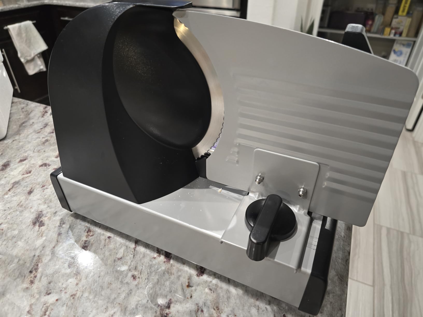 Nutrichef Electric Meat Slicer | 200W Automatic Meat, Deli & Bread Slicer | Adjustable Dial for 0-15mm Cutting Range Thickness | Removable 7.5 IN Stainless Steel Blade & Food Pusher for Safety (Black) customer photo 1