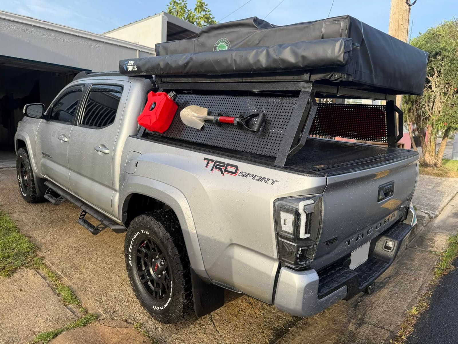 JOYTUTUS Vehicle Awning 6.6'x8.2' Roof Rack Pull-Out Sun Shade UV50+, Weatherproof 4x4 Side Sunshade for Camping, Car Awning with Adjustable Hardware, Quick Set-up, Compatible with SUV/Truck/Van/Jeep customer photo 1