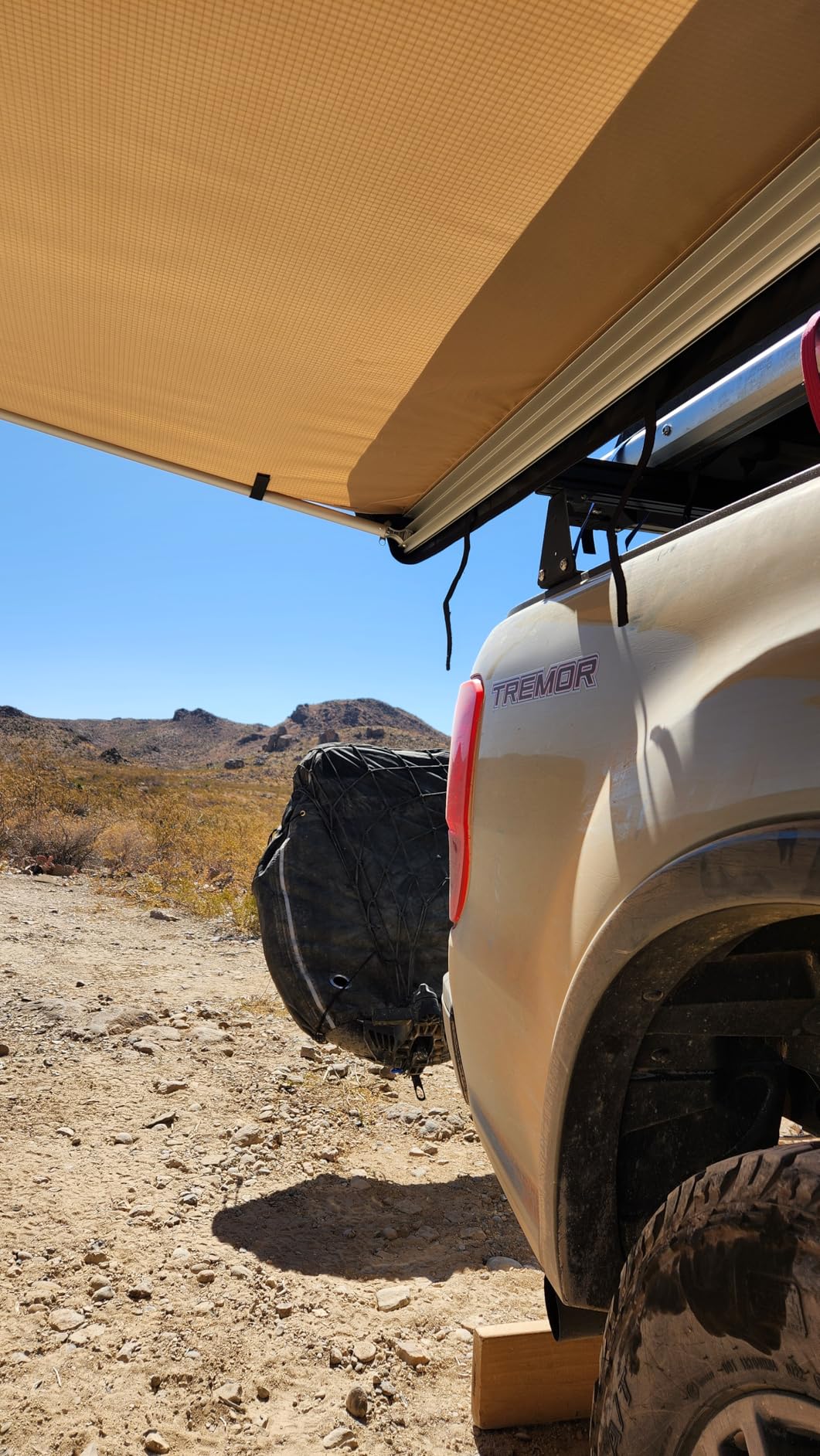 JOYTUTUS Vehicle Awning 6.6'x8.2' Roof Rack Pull-Out Sun Shade UV50+, Weatherproof 4x4 Side Sunshade for Camping, Car Awning with Adjustable Hardware, Quick Set-up, Compatible with SUV/Truck/Van/Jeep customer photo 2