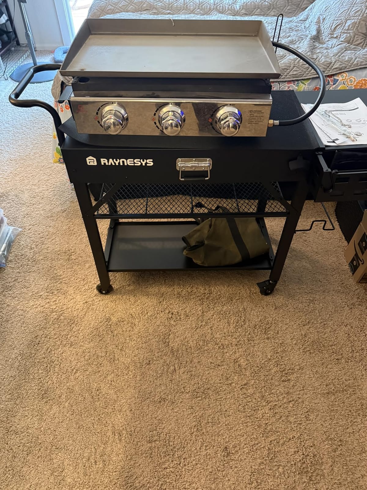 Raynesys 440lbs Outdoor Folding Grill Cart, Blackstone Griddle Stand customer photo 2