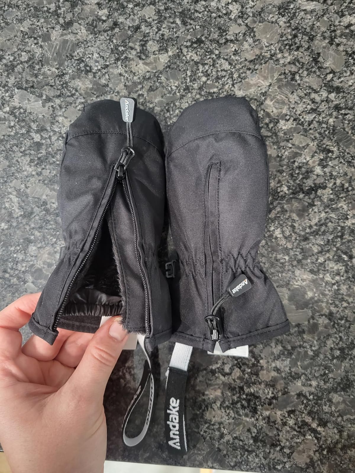 Andake Kids Ski Mittens Gloves Waterproof | Breathable Winter Warm Snow Gloves for Ages 1-14 Toddler Baby Girls and Boys customer photo 1